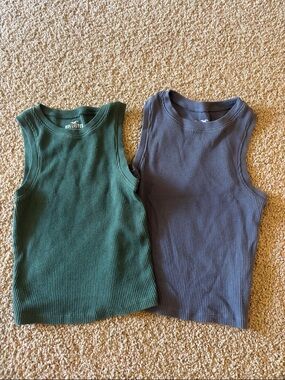 2-pack Hollister tank tops size XS